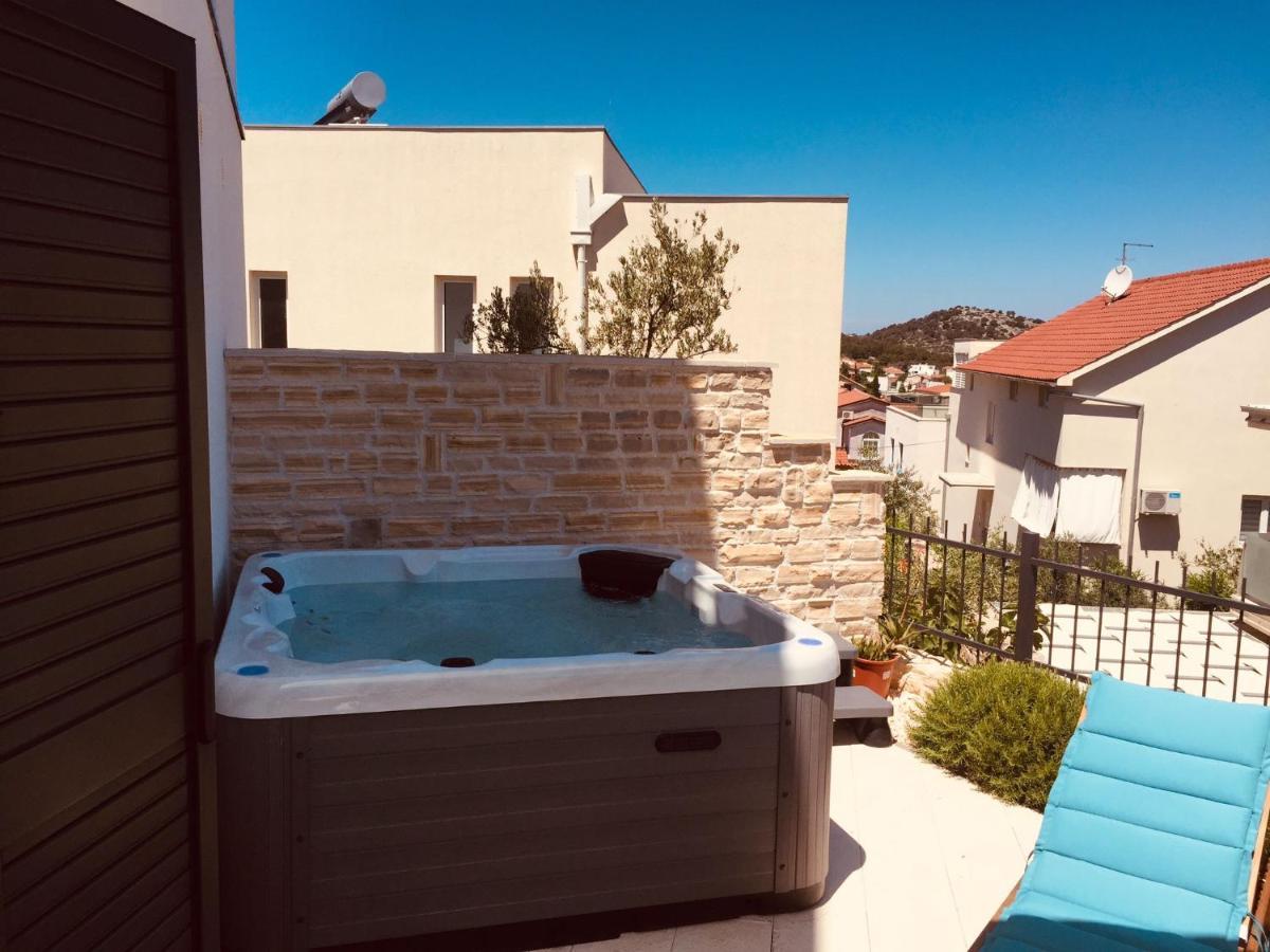 דירות מורטר Boutique La Perla Jacuzzi מראה חיצוני תמונה